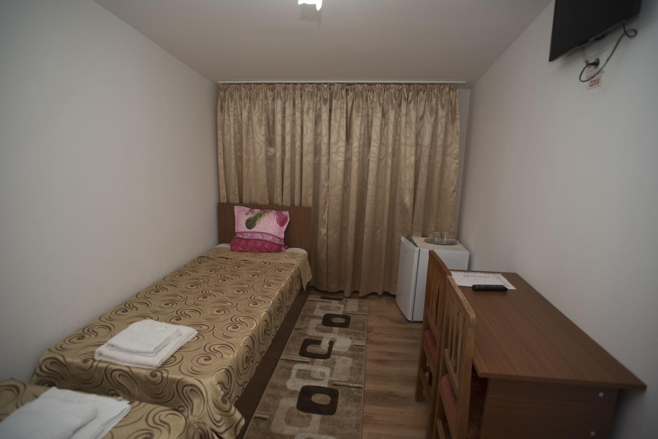 Hostel Ruxandra Focşani Esterno foto