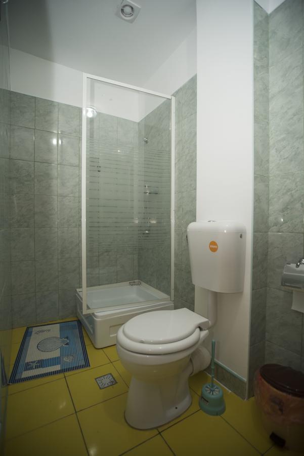 Hostel Ruxandra Focşani Esterno foto