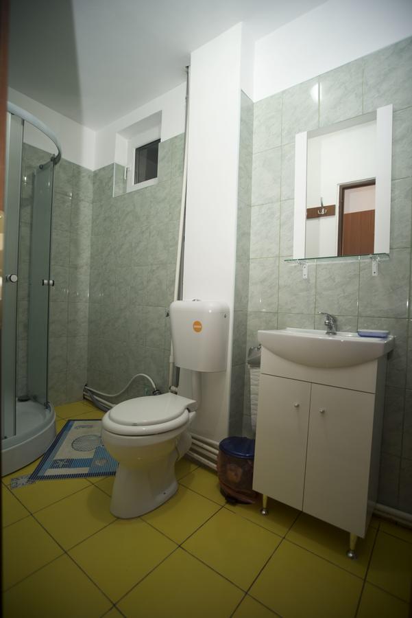 Hostel Ruxandra Focşani Esterno foto