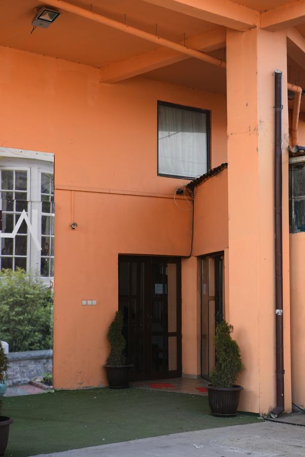 Hostel Ruxandra Focşani Esterno foto