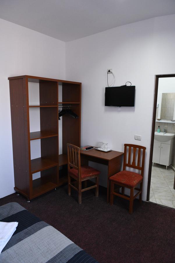 Hostel Ruxandra Focşani Esterno foto