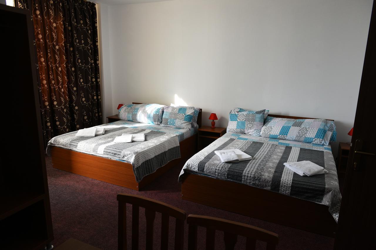 Hostel Ruxandra Focşani Esterno foto